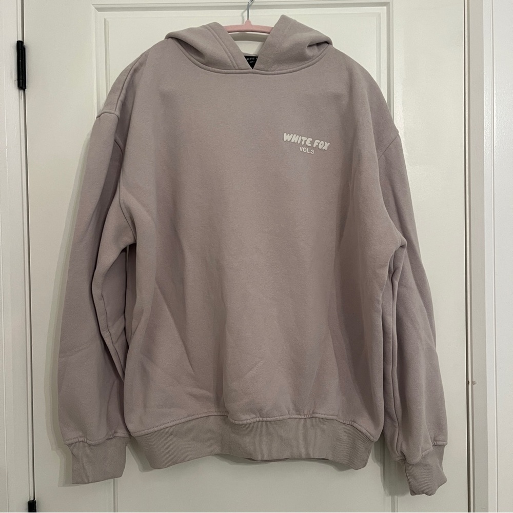 NWOT White Fox Boutique Grey Hoodie Sweater Size L/XL